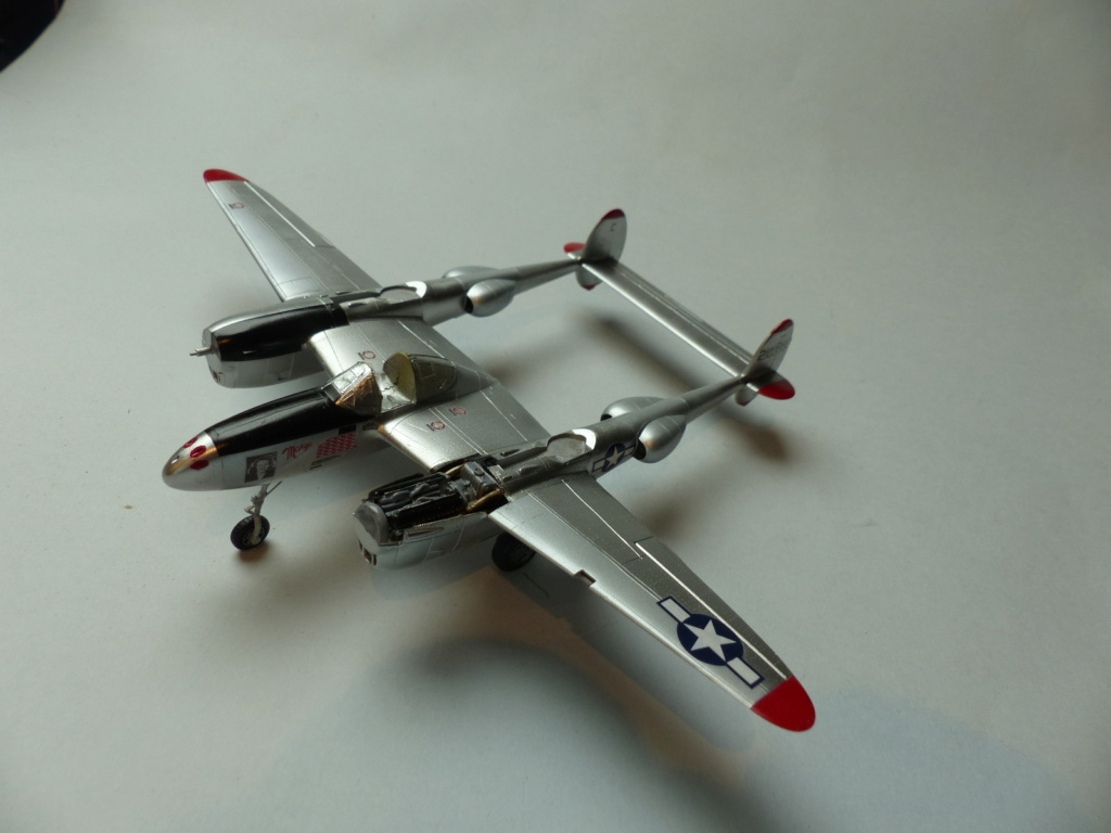 [Tamiya et Hasegawa] 1/72 - Duel dans le Pacifique 2 : Mitsubishi A6M5 Zero et Lockheed P-38L Lightning  - Page 2 P1050310