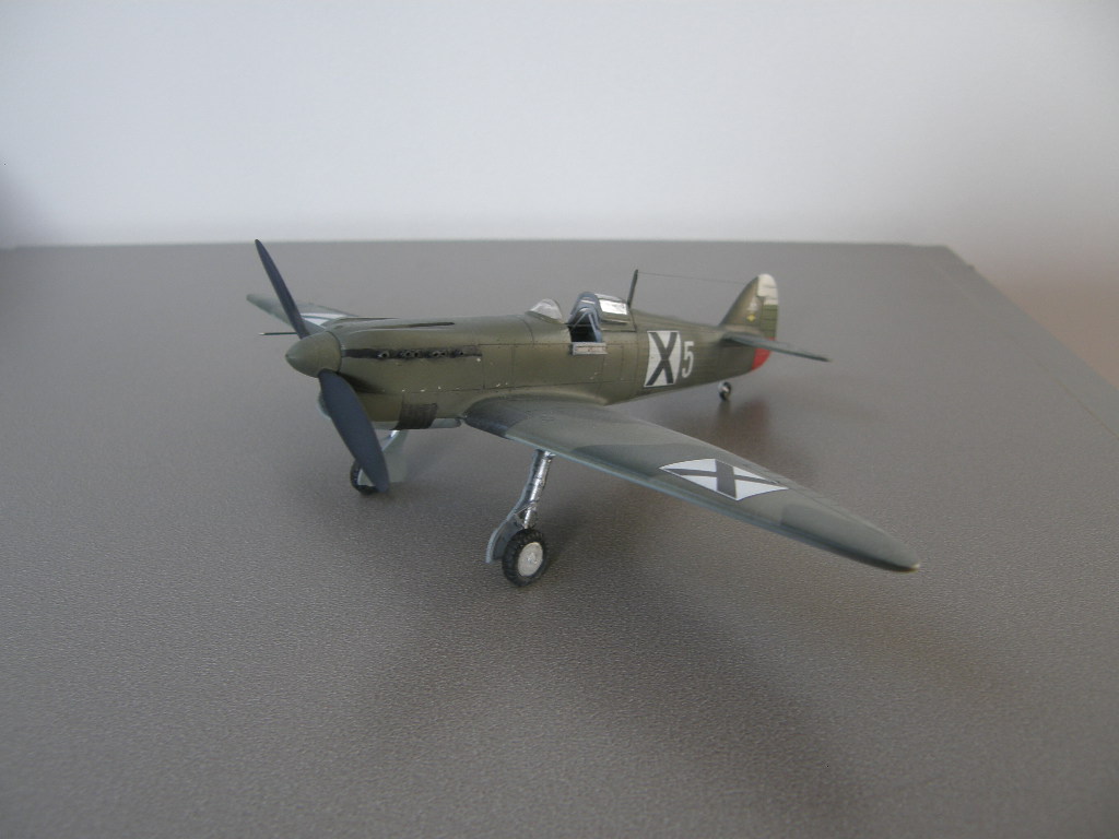 Avia B135 - RS Models - 1/72.  Pb260210
