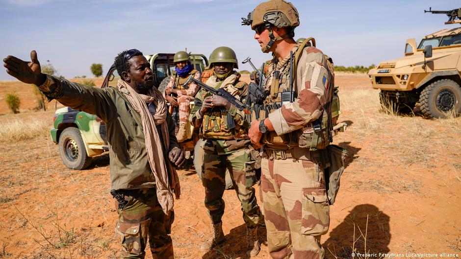 Le Général Laurent Michon : "On va transformer Barkhane" 57771910