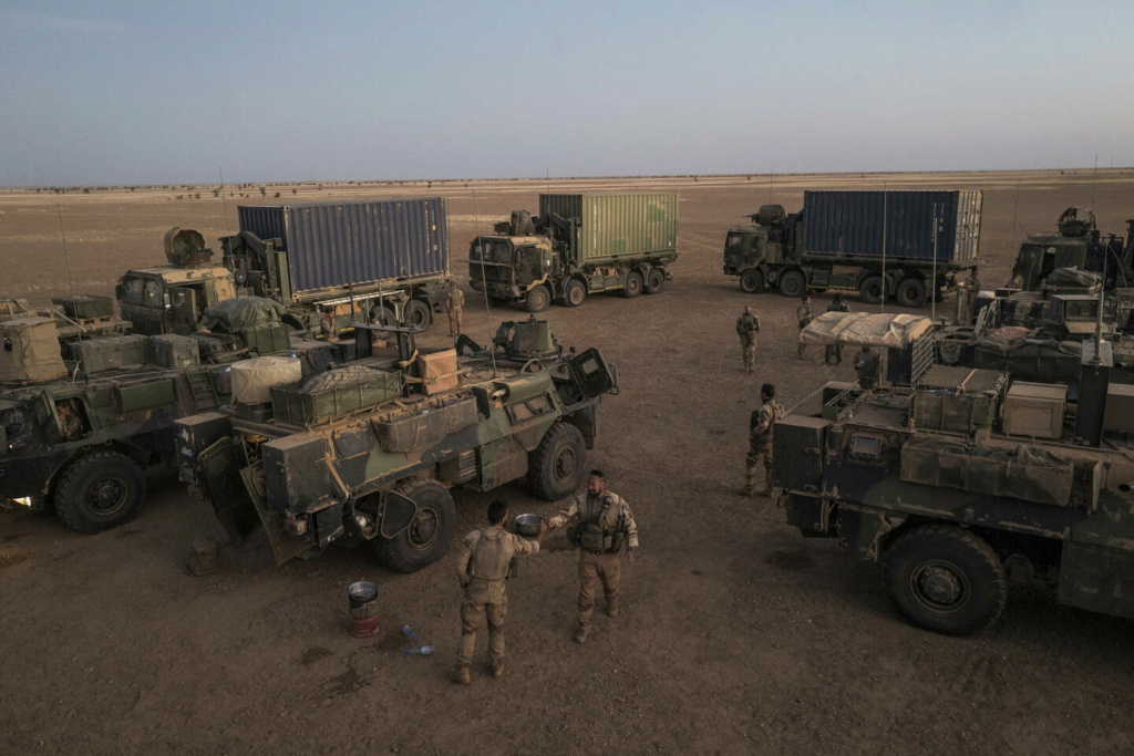 De Tessalit à Gao, le dernier convoi de l’armée française au Mali Coonjf10