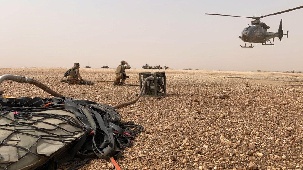 La force Barkhane désengage ses hélicoptères GAZELLE Eh23cm10