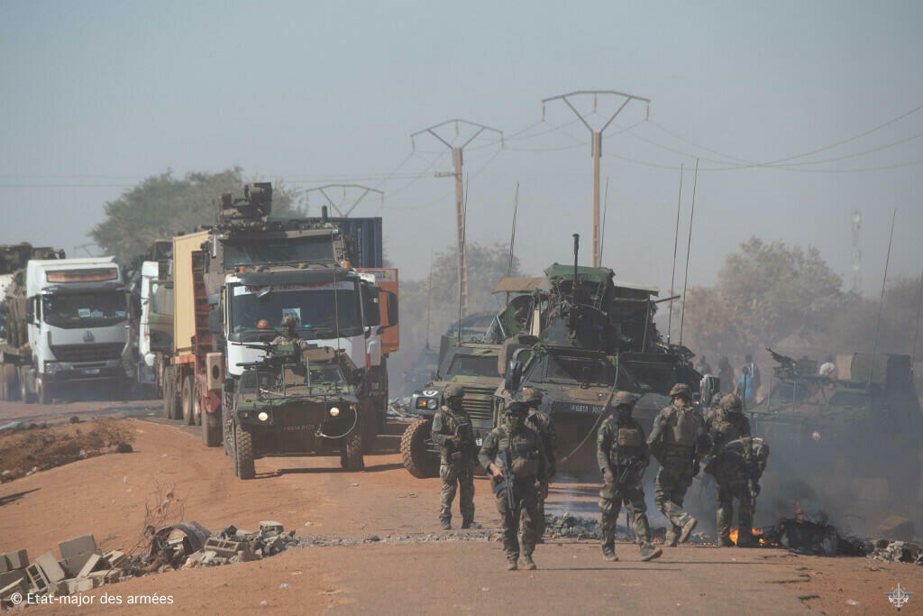 Un convoi de Barkhane face à une vague d'hostilité au Niger Tera2-10