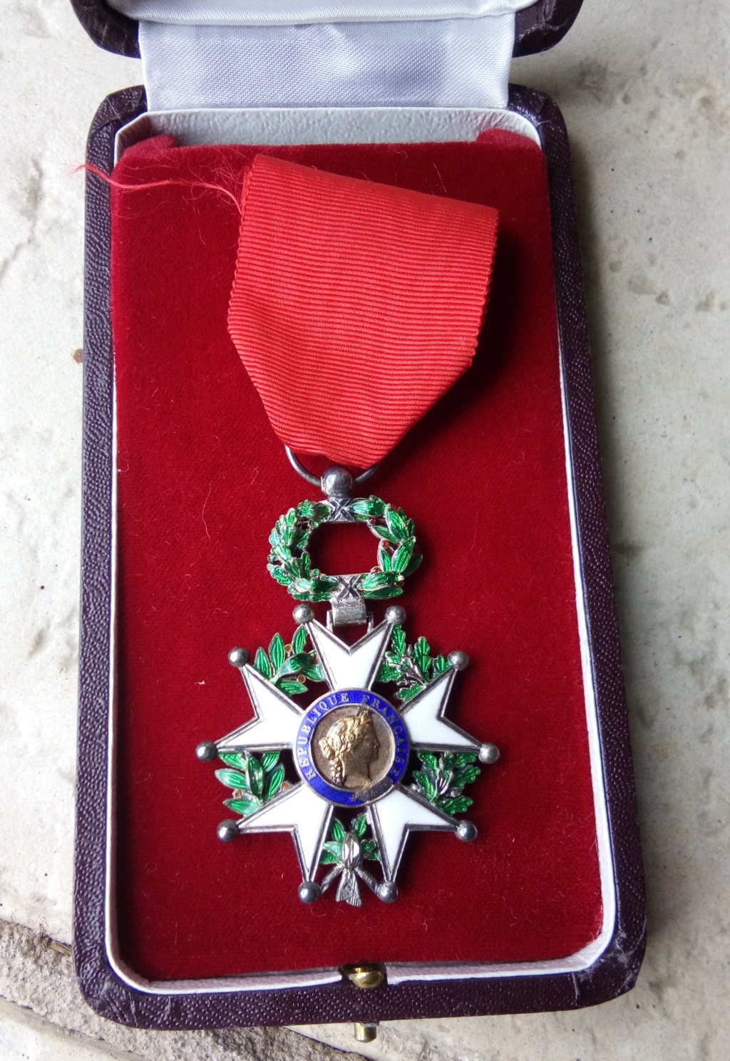Légion d'Honneur, couteau colonial et photos.. Img_1435