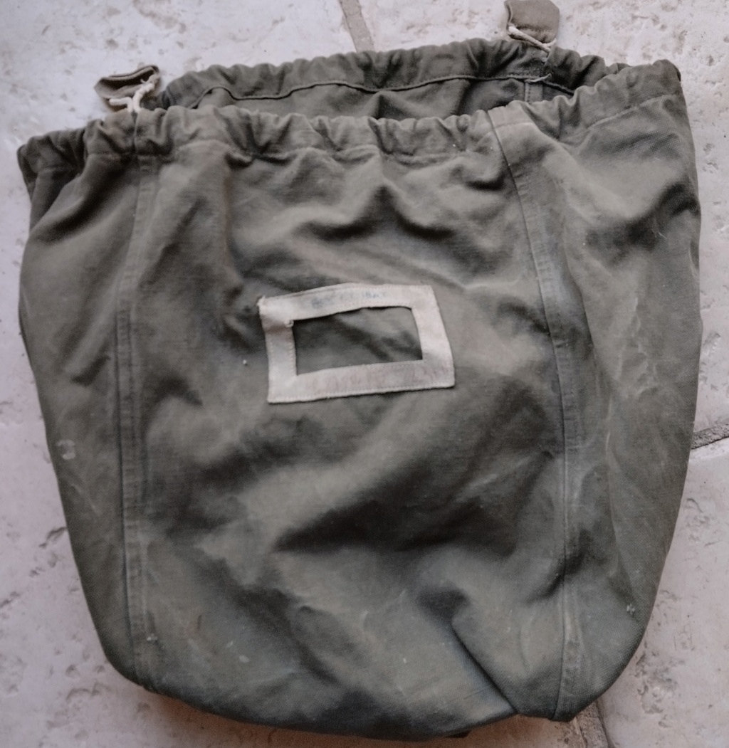 Identification petit sac  paquetage Img_1977