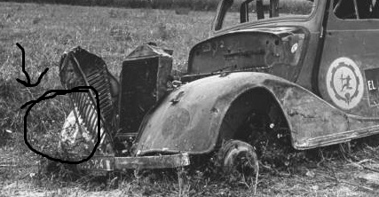 Photo de l'insigne Groupe de Transport 130/8 sur Renault Primaquatre 1940 Img_4510