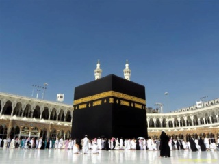 أمر سعودي سامٍ بفتح الطواف لغير المعتمرين بدءًا من فجر السبت 2019_816