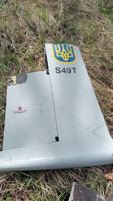 زيلنسكي: أظهرت الحرب في اوكرانيا عدم جدوى طائرات Bayraktar TB2 المسلحة بدون طيار عندما تتعرض للحرب الإلكترونية. 27927510