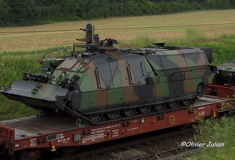 Le char de dépannage Leclerc DNG/DCL  2124