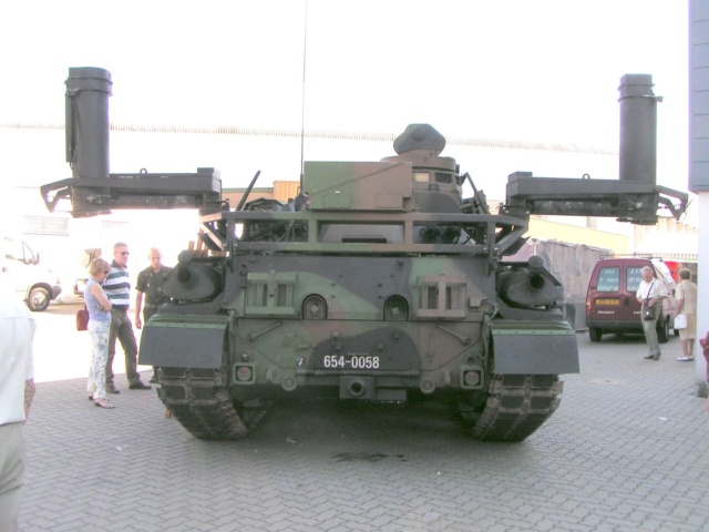 L’AMX 30 B2 DT : CHAR DÉMINEUR Amx30_12