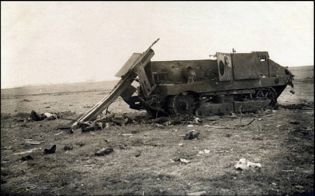 1917 : le premier char d'assaut français participait à un combat Destro12