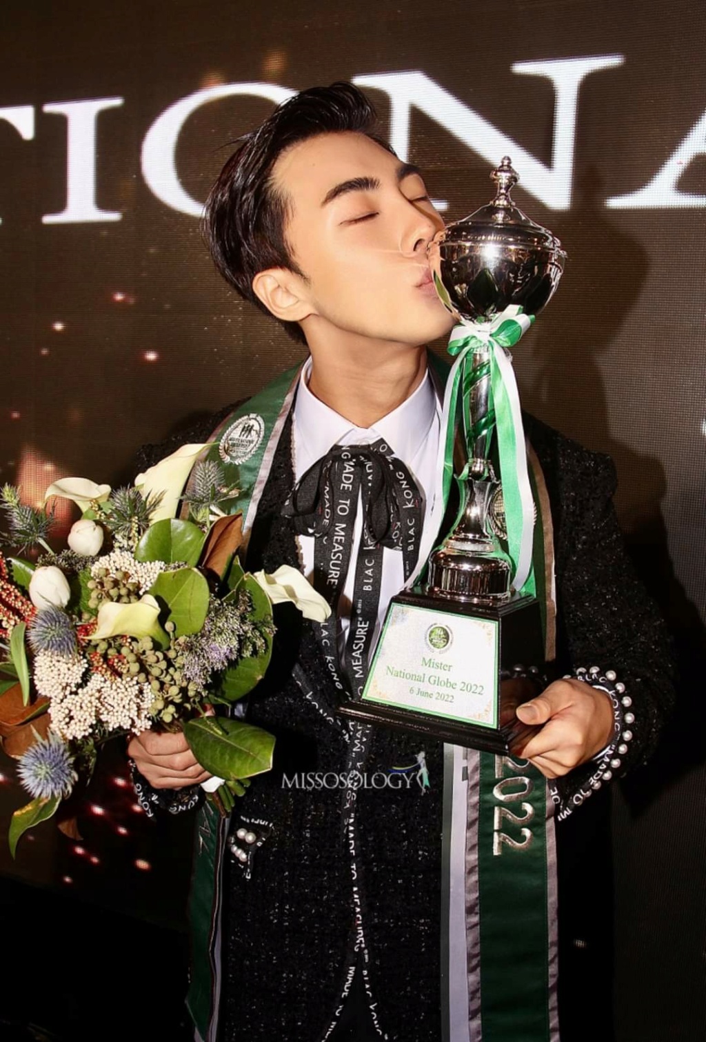 Mister National Universe 2022 is Việt Hoàng from Vietnam - Page 4 Fb_im960