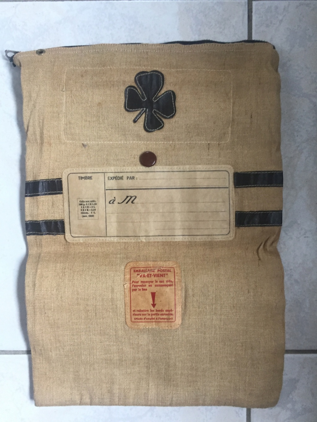 Colis postal militaire Français