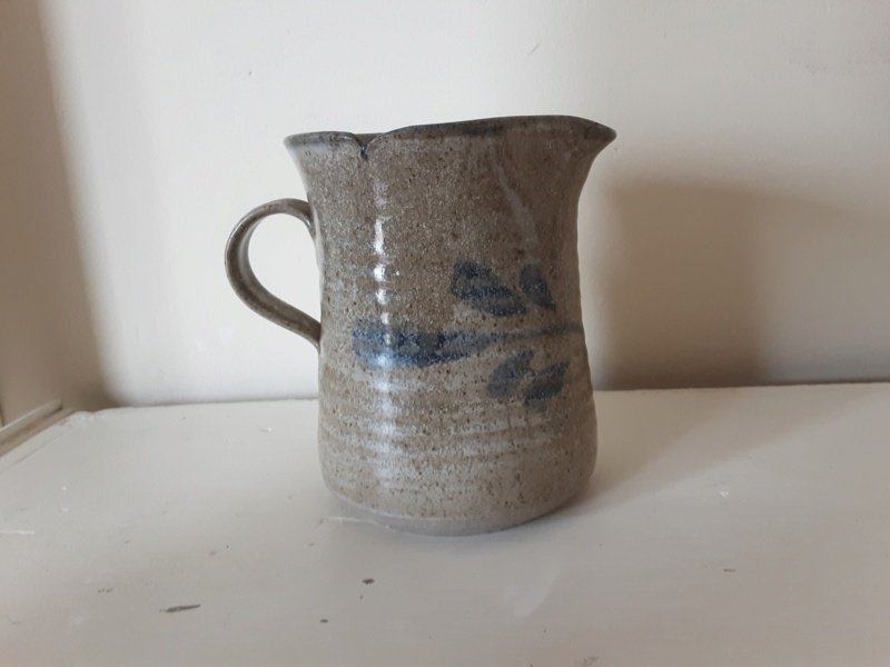 Stoneware jug help to identify please 20200812