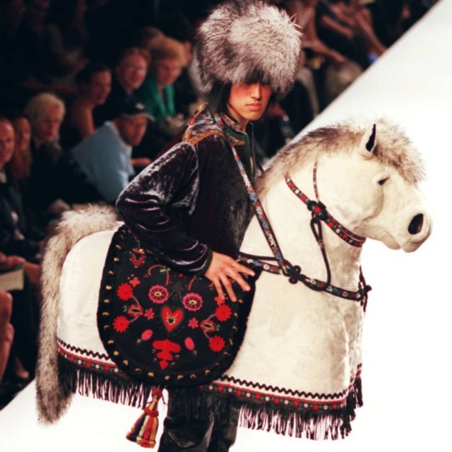 Hashtag fashion su Vivere il cavallo Cavall10