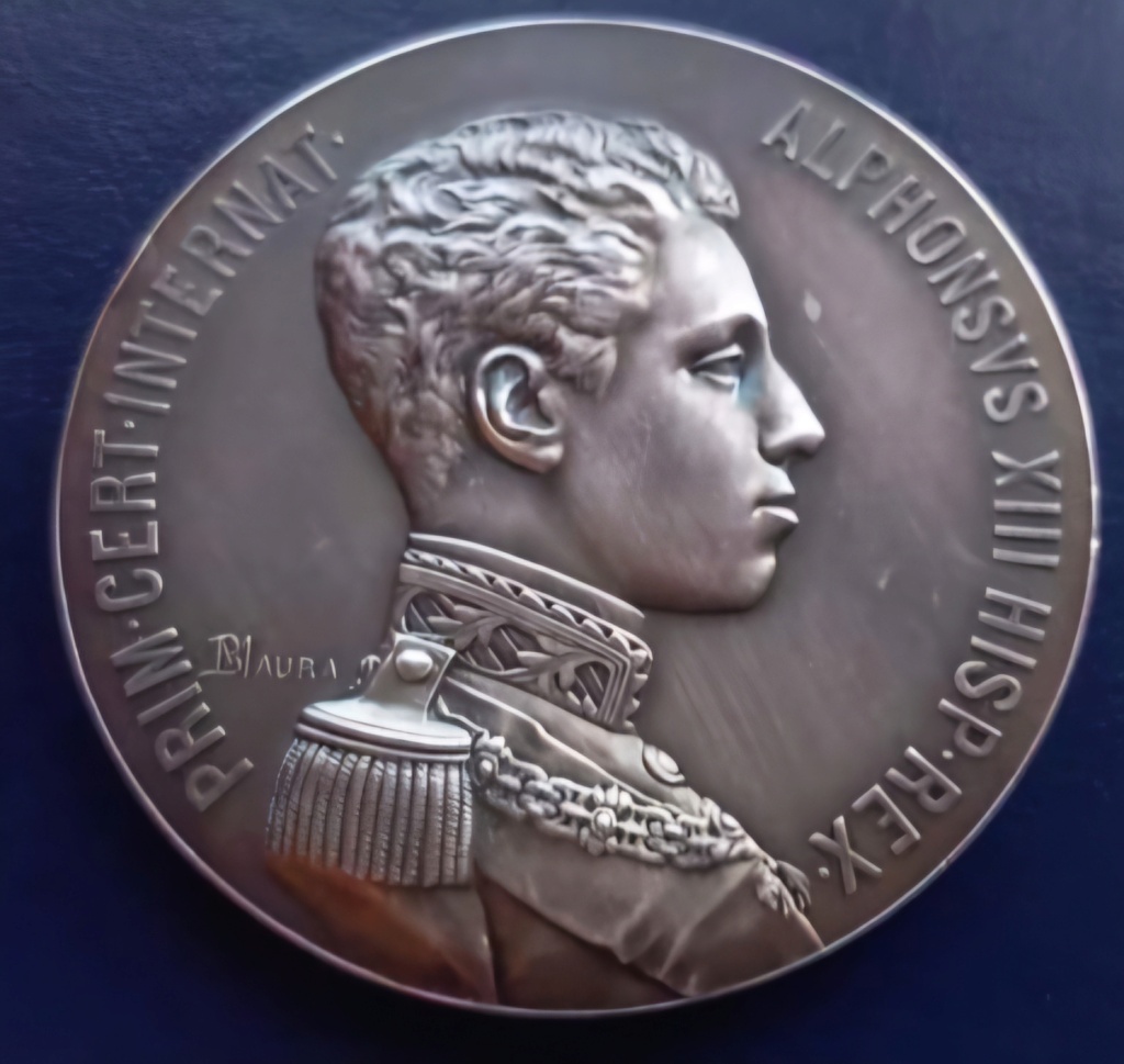 Ayuda medalla DE 1905 a CATALOGAR ALFOSO XIII. GRABADOR B. MAURA  Screen13