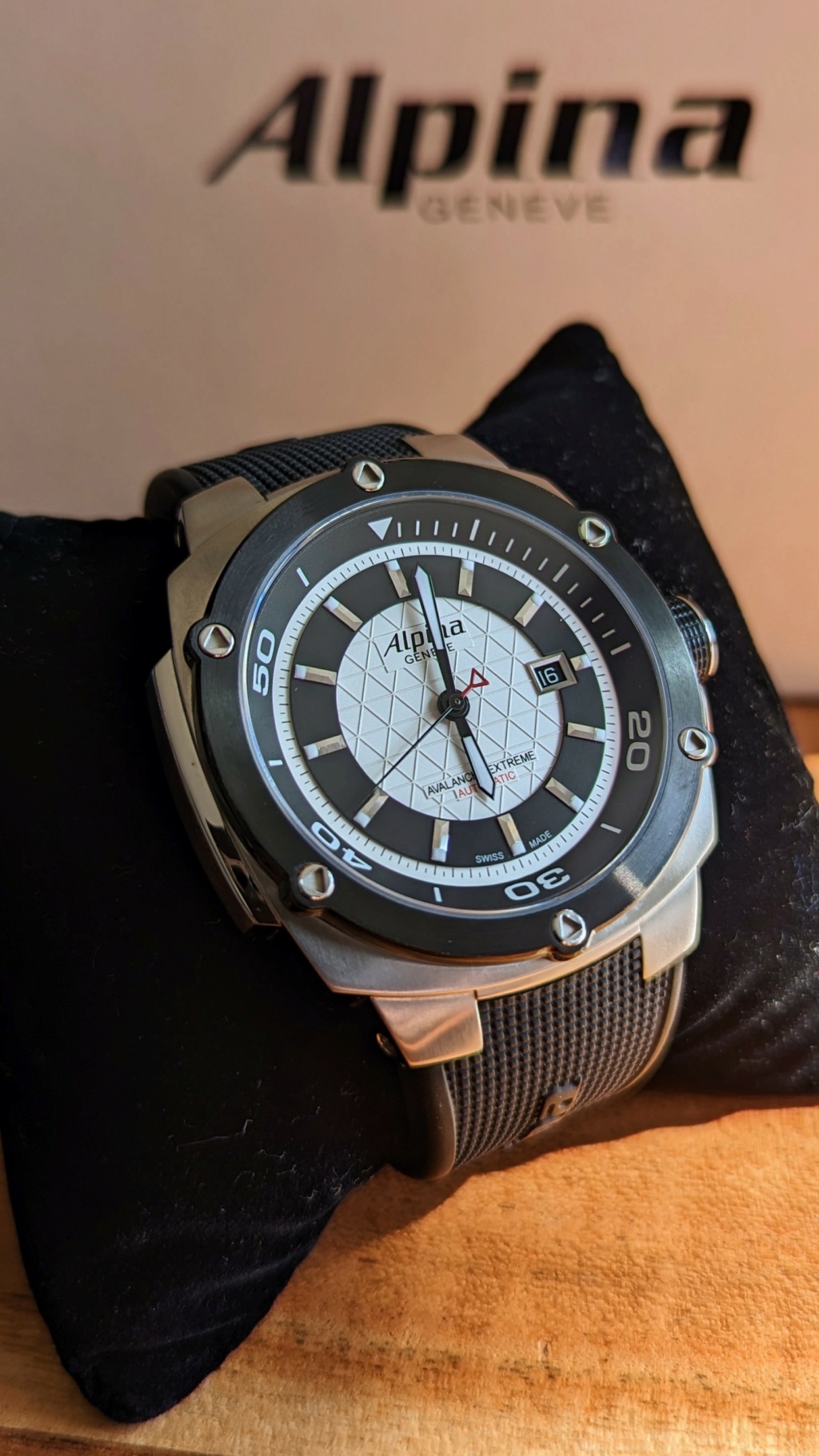 frederique constant - Le club des heureux possesseurs d'ALPINA - tome III - Page 42 Pxl_2120