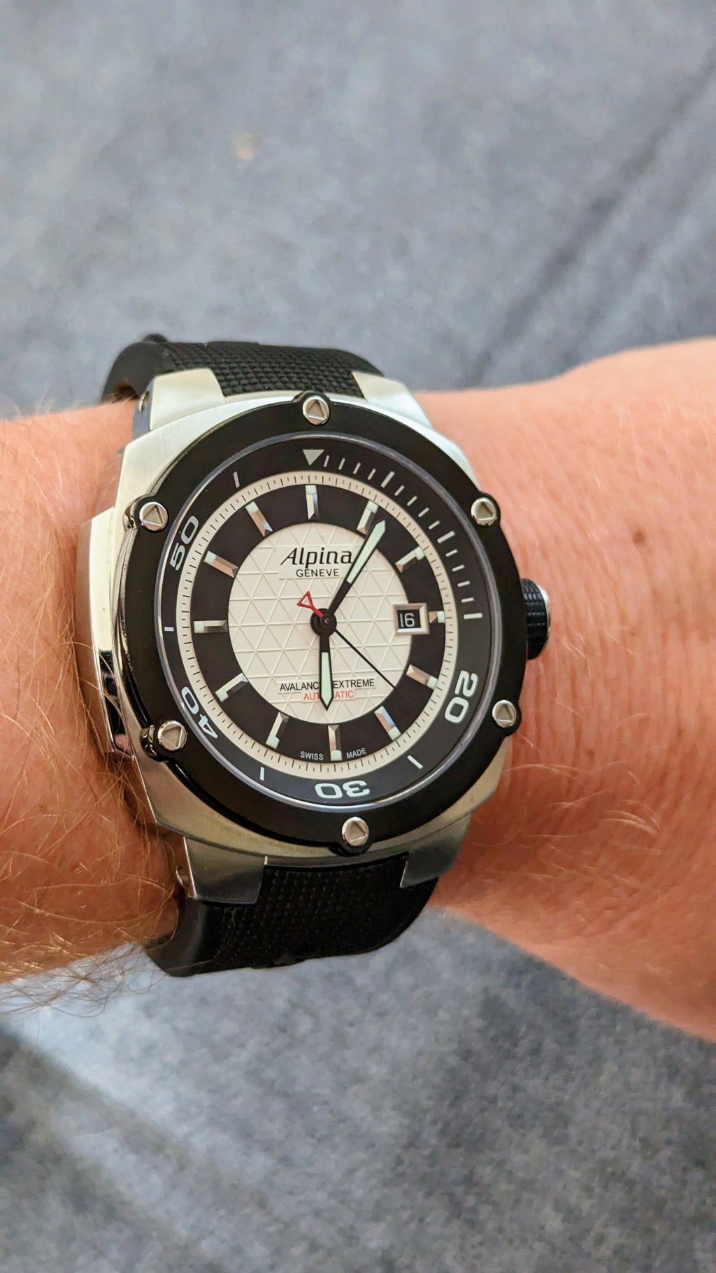 frederique constant - Le club des heureux possesseurs d'ALPINA - tome III - Page 42 Pxl_2127