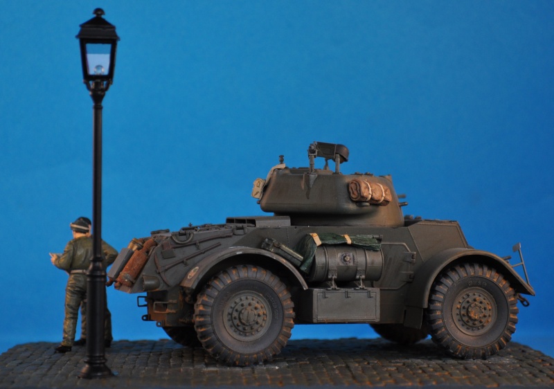 1/35 Staghound Bronco.  Retour timide Dsc_0011