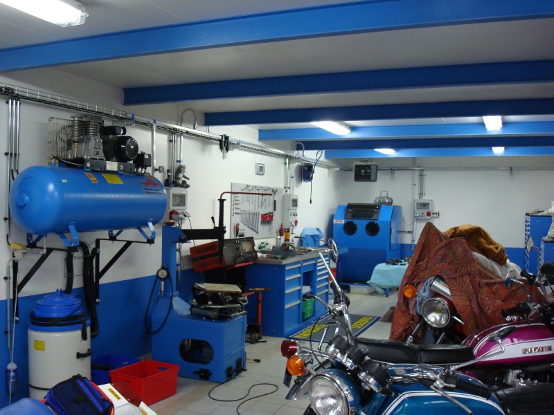 Photos de nos garages/ateliers - Page 8 Dsc00410
