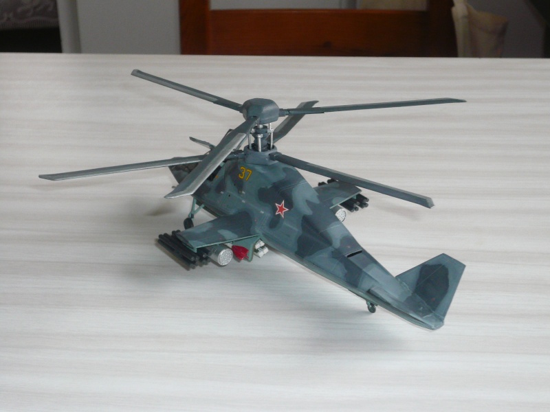 [CONCOURS HELICO] Kamov Ka-58 stealth [Revell] 1/72 MONTAGES FINIS!!!!!!!(MAJ 26/12/08) - Page 6 P1010723