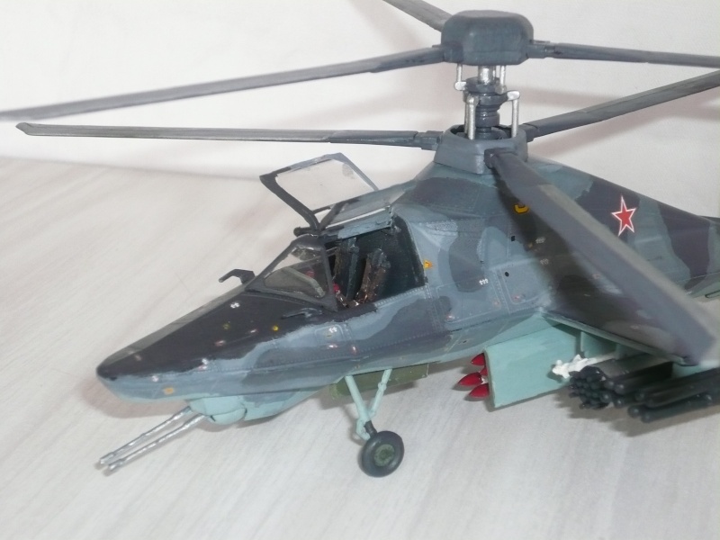 [CONCOURS HELICO] Kamov Ka-58 stealth [Revell] 1/72 MONTAGES FINIS!!!!!!!(MAJ 26/12/08) - Page 6 P1010725
