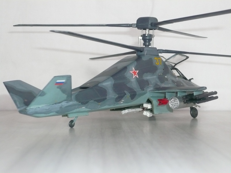 [CONCOURS HELICO] Kamov Ka-58 stealth [Revell] 1/72 MONTAGES FINIS!!!!!!!(MAJ 26/12/08) - Page 6 P1010727