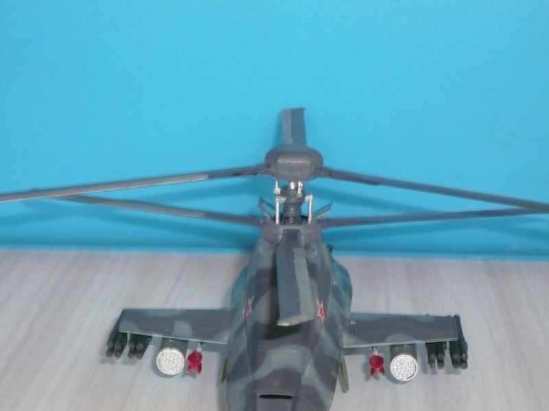 [CONCOURS HELICO] Kamov Ka-58 stealth [Revell] 1/72 MONTAGES FINIS!!!!!!!(MAJ 26/12/08) - Page 6 P1010729