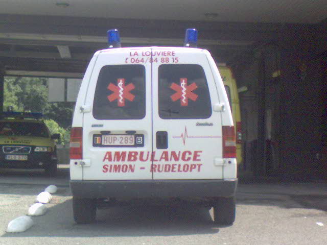 Anciens services ambulances - Page 5 A7709910