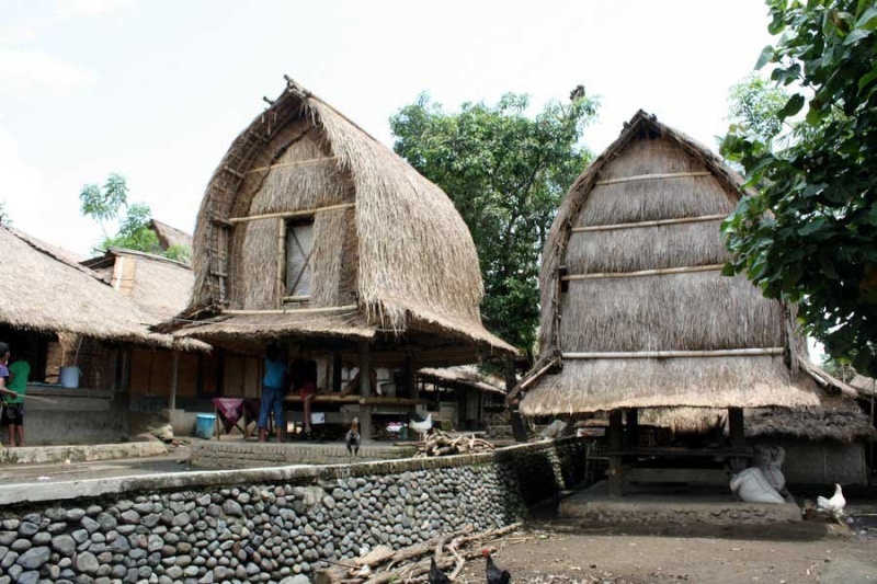 [Indonésie] - Un village Sasak sur l'île de Lombock 47177211