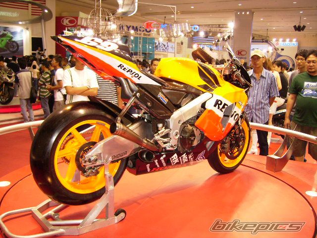 2006 Honda RC 211V Bikepi14