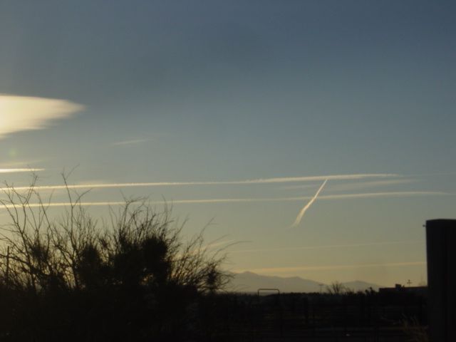 Chemtrails  post your pictures Dsc05216