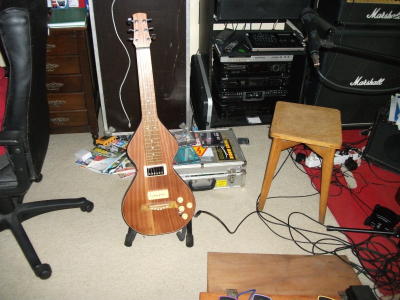 nouveau  lap steel  00810