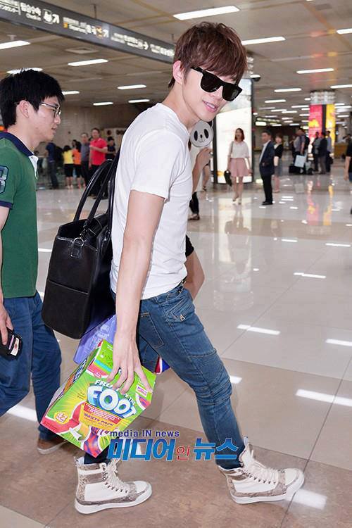 [06.06.13] [PICS] Junho à l’aéroport de Gimpo (de retour du Japon) 415