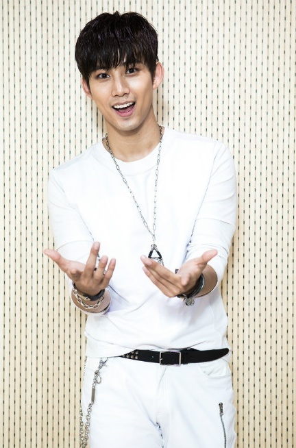 [15.06.13] [PICS] 2PM dans le magazine en ligne sina.com 616