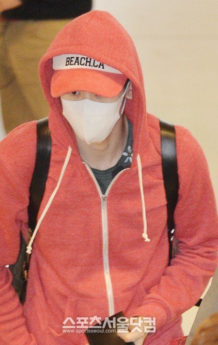 [27.05.13] [PICS] 2PM à l’aéroport de Gimpo (départ pour le Japon) 712