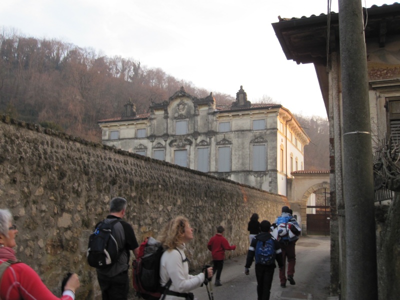 ESCURSIONE DEL 06/02/2011 DALLA PIEVE DI COLOGNOLA AI COLLI AL CASTELLO D'ILLASI Da_col61