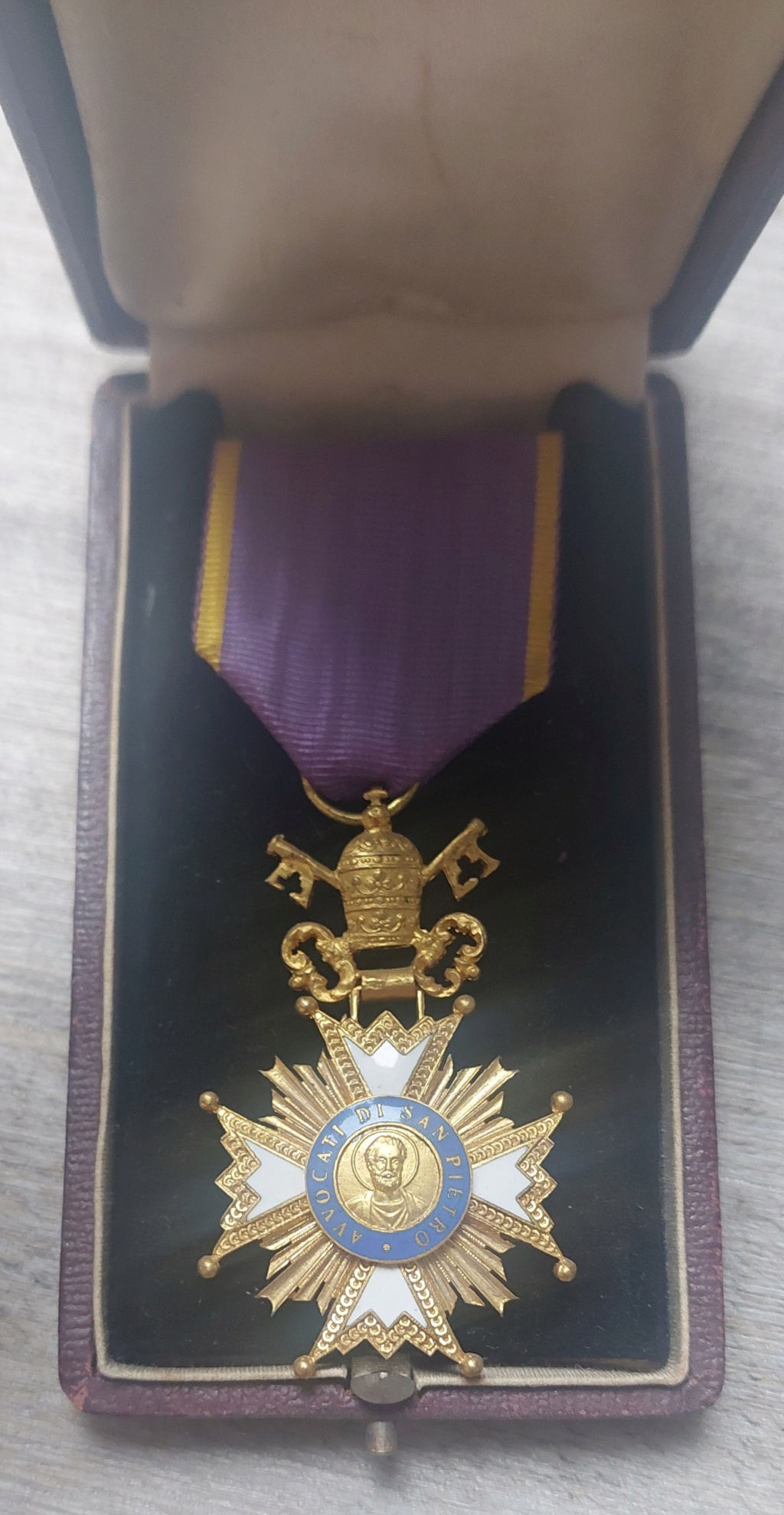 Médaille d'un avocat du Vatican 20240377