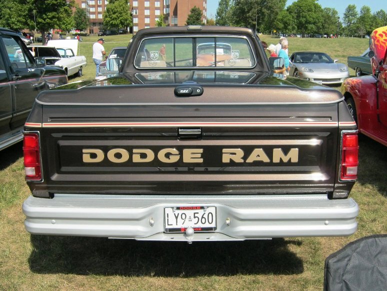 Dodge D150 rear bumper  Dodge_10
