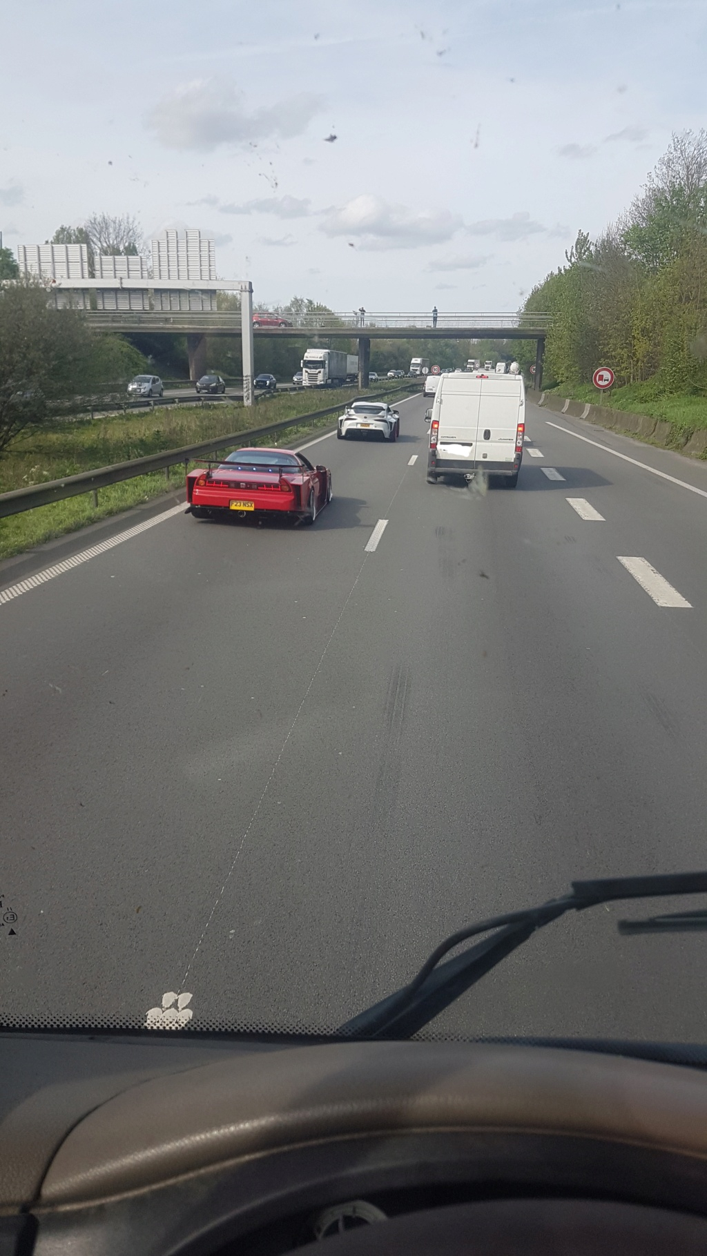 De belles autos passant devant mon camion ! 20240510