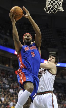 Pistons 89, Bucks 78; Hamilton regresa a la cancha I4fca110