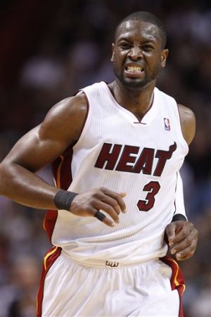 Heat 117, Cavaliers 90; Wade se luce con 34 I72acd10