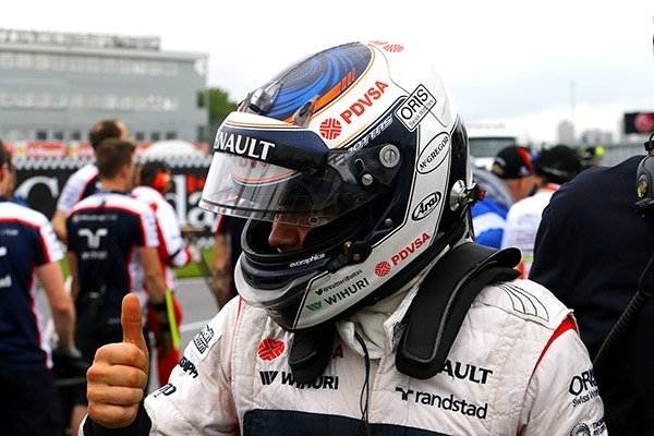 16 & 17 - Williams Renault - Pastor Maldonado et Valtteri Botas  0618-110