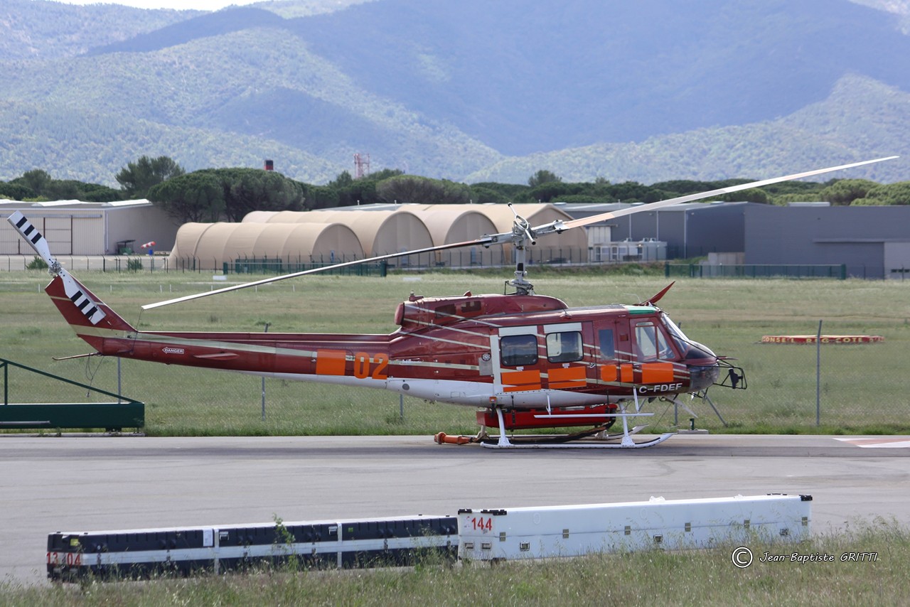Aérodrome du Luc en Provence - LFMC  Bell2011