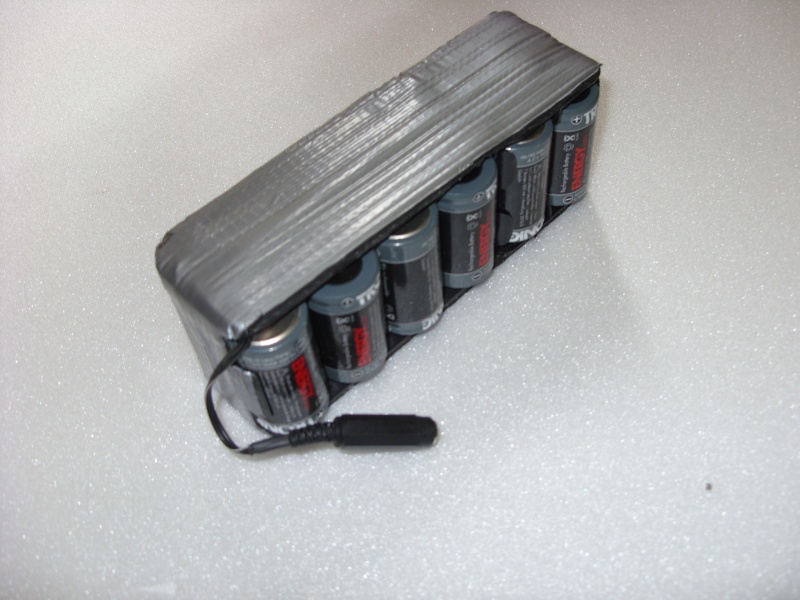 batterie en tube - Une batterie en tube PVC, fixée au cadre  Batter10