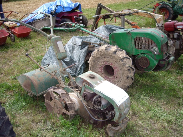 expostion de tracteurs, tronçoneuses, etc,  fête du battage Imgp2818