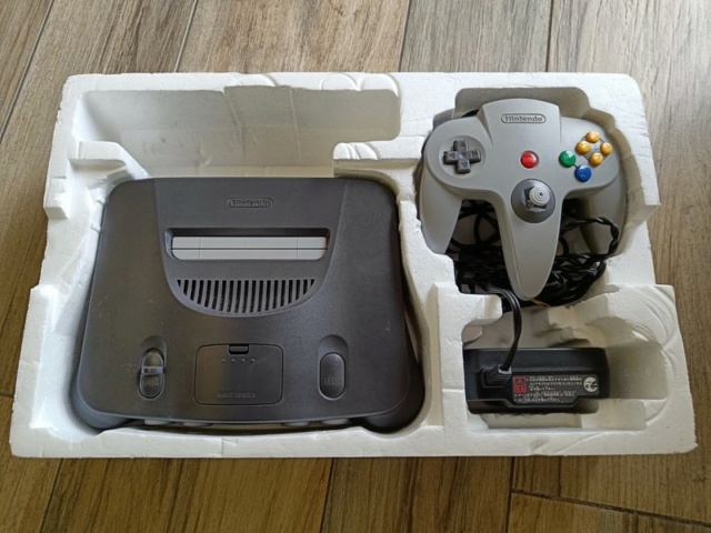 Vends Lot Nintendo 64 JAP Console + jeux (tout en boite) N64_co10