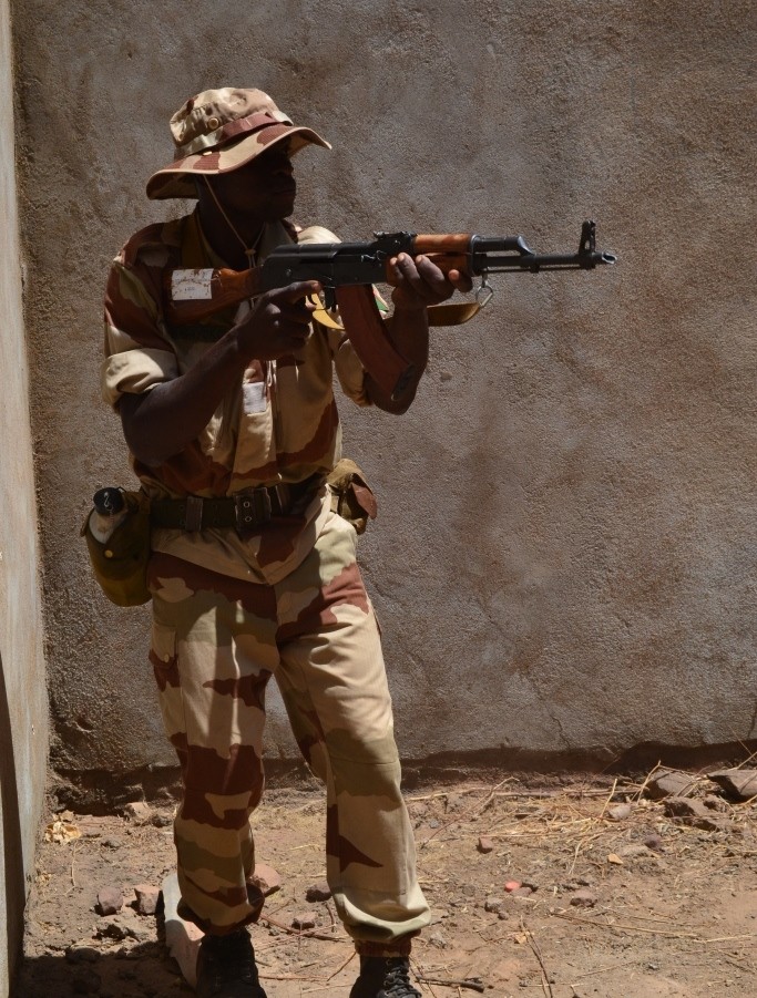 Armée Malienne / Armed and Security Forces of Mali - Page 7 A213