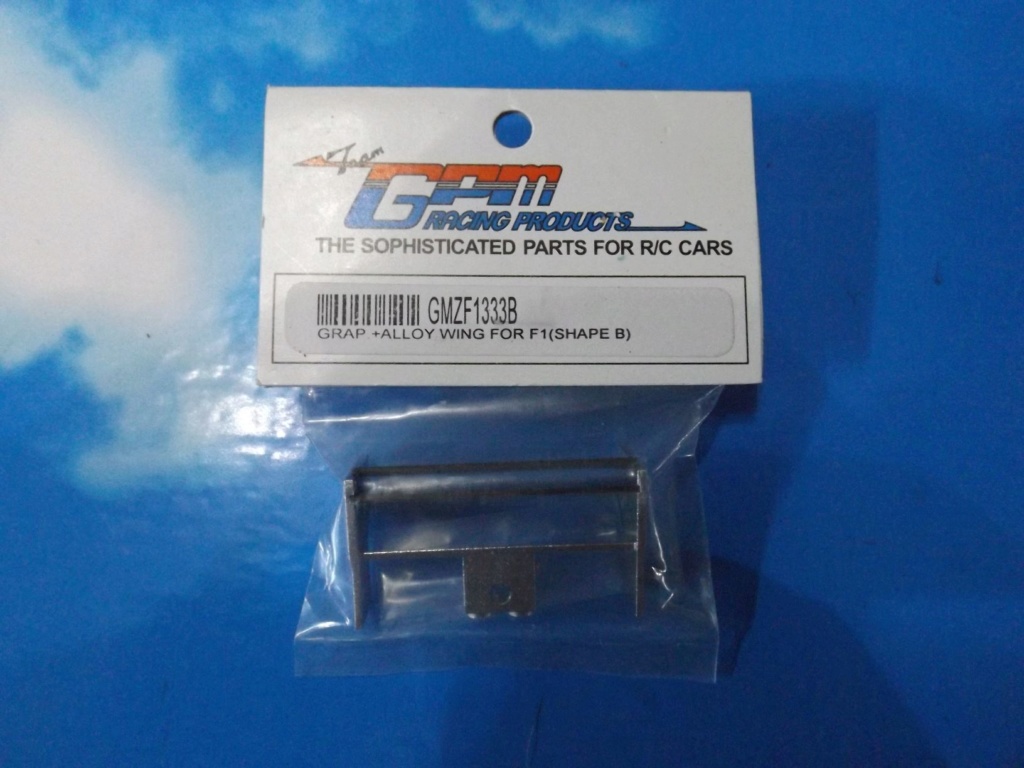 vend une F1 2,4Ghz optionnée pour la compétition et plein de piéces détachées neuves Dscf5456