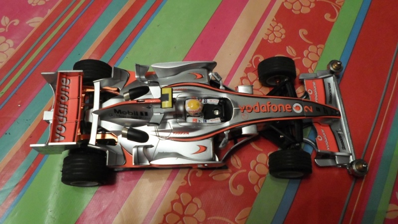 vend une F1 2,4Ghz optionnée pour la compétition et plein de piéces détachées neuves Sam_1015