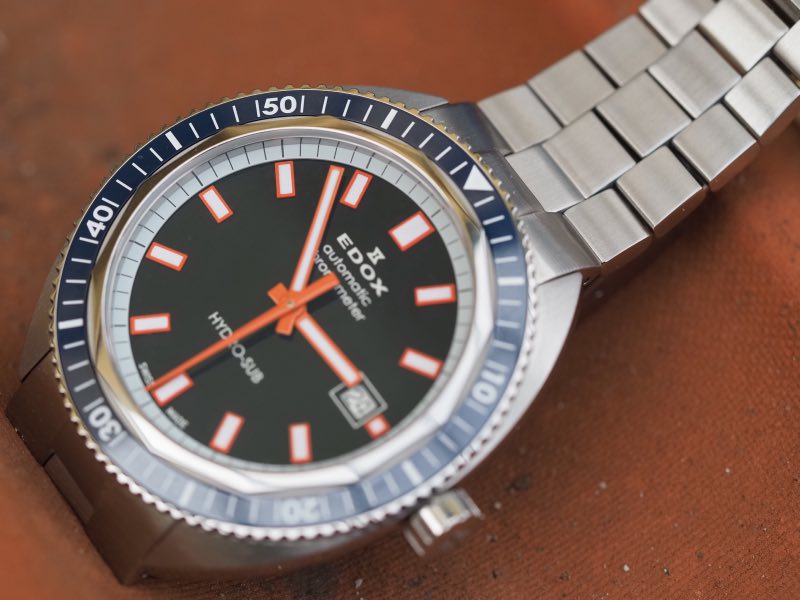 Recherche une plongeuse toolwatch entre 500 et 1500€ Pb260116